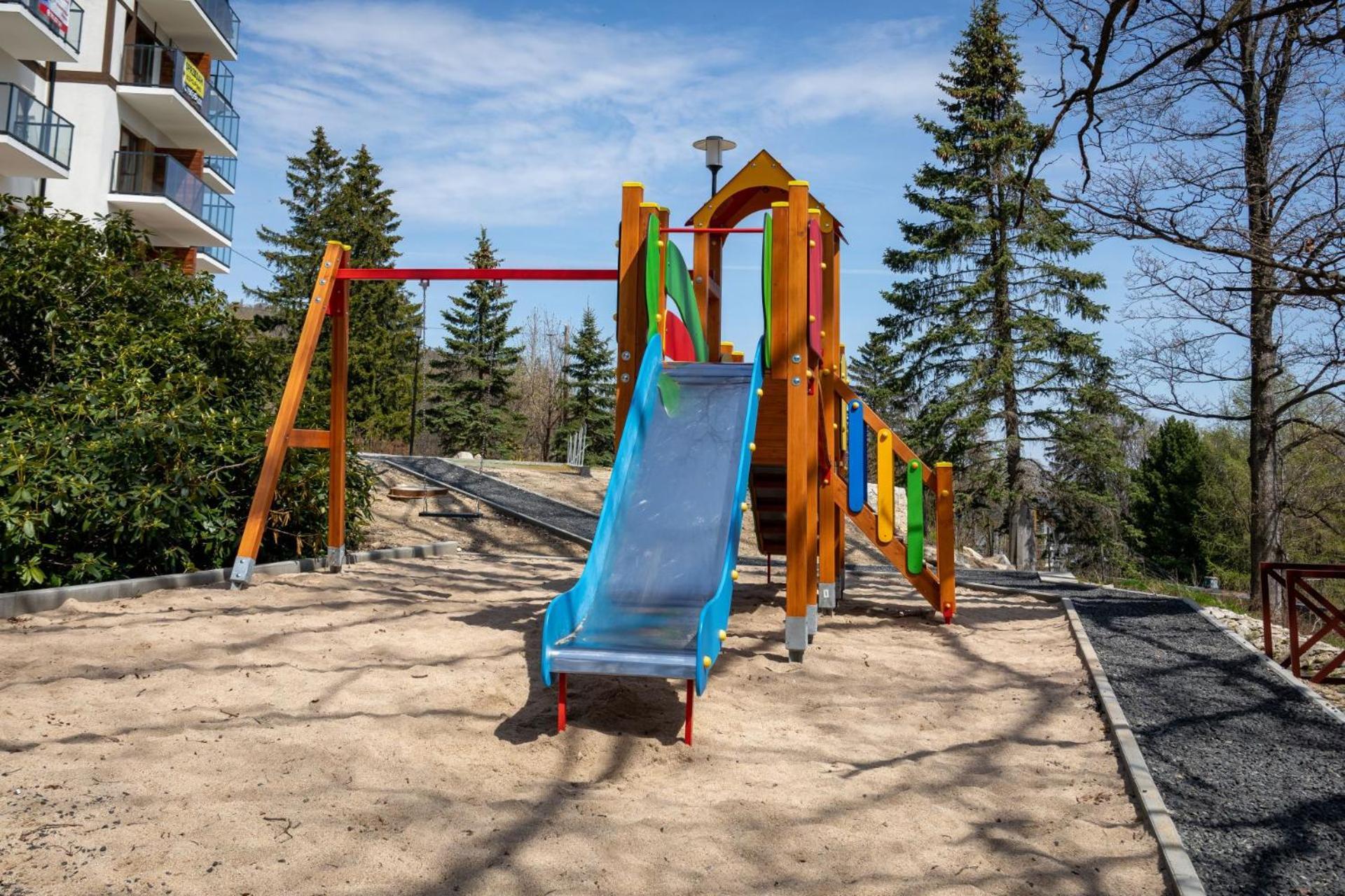 Invest Park A14 Baseny, Sauny, Silownia Szklarska Poreba