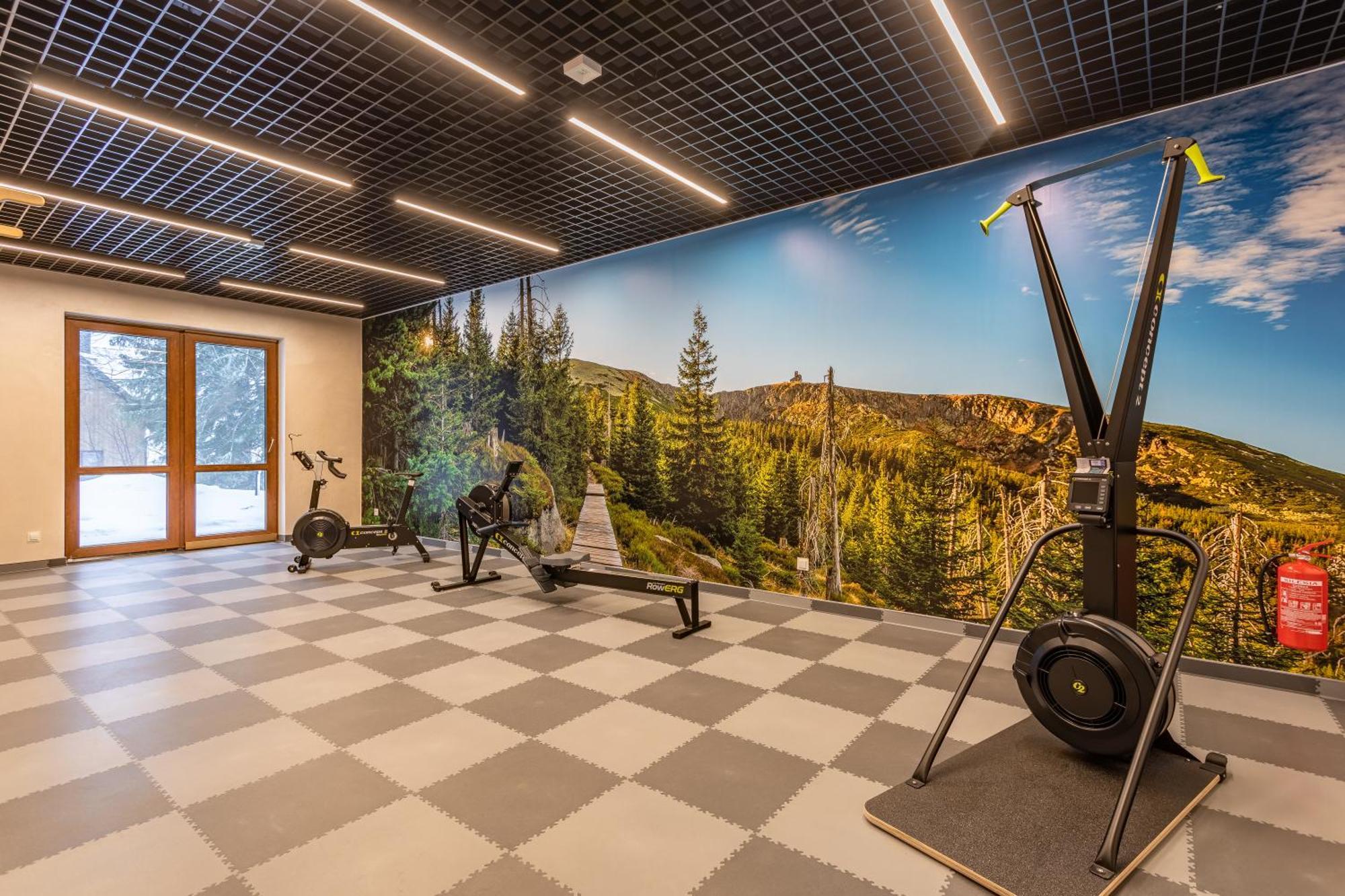 Invest Park A14 Baseny, Sauny, Silownia *